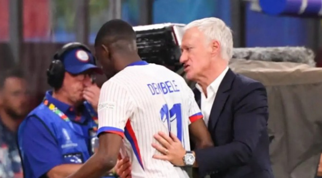 Chấn thương của Dembele và giải thích từ HLV Deschamps về quyết định thay người