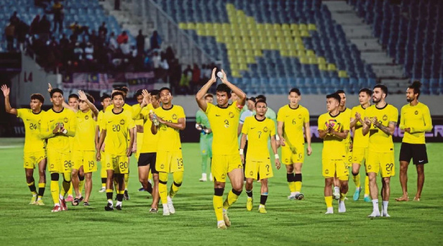 Khủng hoảng nhập tịch phơi bày điểm yếu, bóng đá Malaysia chờ nội binh cứu nguy