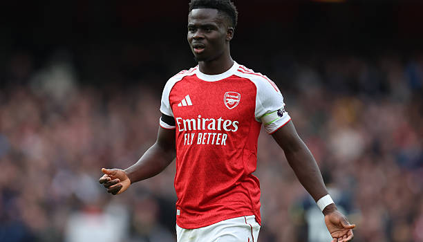 Saka khẳng định vị thế trụ cột của Arsenal