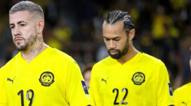 Bóng đá Malaysia thêm bê bối: Mẹ vợ tuyển thủ quốc gia bị bắt trong vụ làm giả con dấu nhập cư