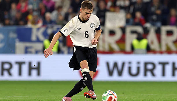 Joshua Kimmich tỏa sáng khi đá hậu vệ phải, ưu tiên chiến thắng hơn vị trí cá nhân