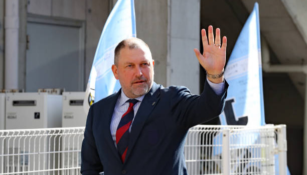 HLV Peter Cklamovski bị chỉ trích dữ dội, FAM đứng trước áp lực phải hành động