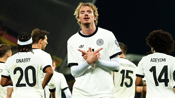 Woltemade ghi bàn 'lạ' giúp Đức đánh bại Bắc Ireland