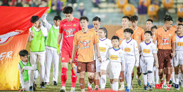 Trung Kiên thất vọng tột độ sau trận thua nặng của HAGL trước Hải Phòng