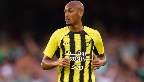 Fabinho tỏa sáng với siêu phẩm đá phạt, Al Ittihad thắng đậm dù chỉ còn 10 người