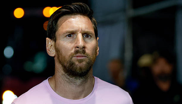 Messi âm thầm trở lại Camp Nou: Một chương chưa khép với Barcelona