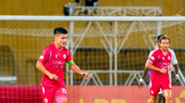 Quang Hải thăng hoa, CAHN vững vàng trên hành trình chinh phục V-League