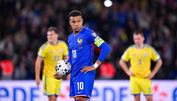 Deschamps thận trọng với Mbappe, Real Madrid hưởng lợi từ quyết định của tuyển Pháp