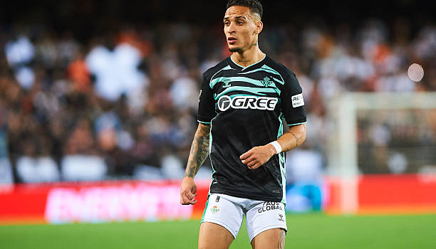 Antony từ chối Bayern Munich để trở lại Real Betis