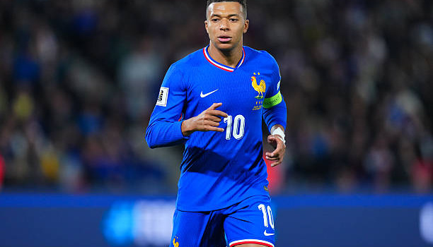 Mbappe lại gây tranh cãi tại tuyển Pháp: Chấn thương, Dubai và kịch bản quen thuộc