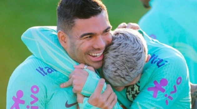 Bruno Guimaraes tôn vinh Casemiro, xem đàn anh là chuẩn mực tiền vệ Brazil