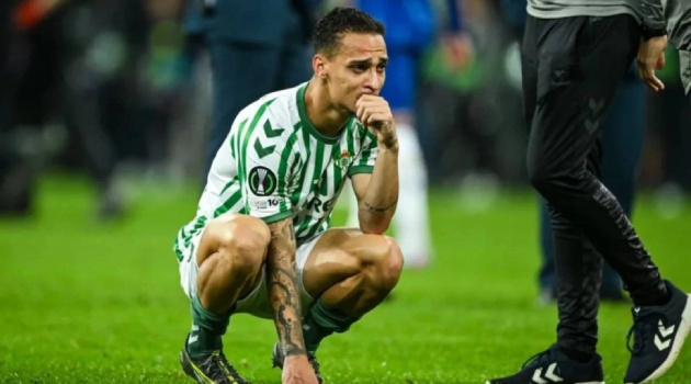 Nỗ lực bất thành, Antony bật khóc khi đứng trước nguy cơ lỡ trận derby nóng nhất Sevilla