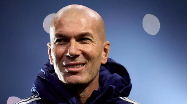 Zidane tái xuất ở Bernabeu trong lúc Real Madrid lao đao với tương lai của Xabi Alonso
