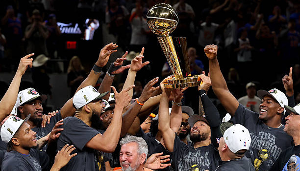 New York Knicks đăng quang ngôi vương NBA 2025/26