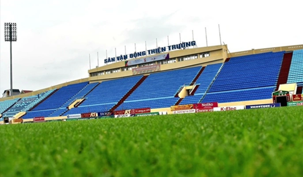 Nhiều sân V-League đồng loạt nâng cấp mặt cỏ trước mùa giải mới