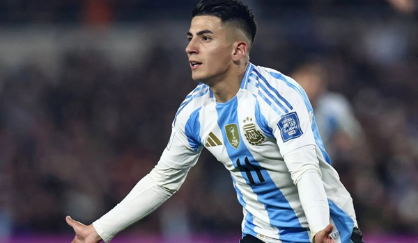 Lyon thu lợi lớn từ thương vụ Thiago Almada giữa khó khăn tài chính