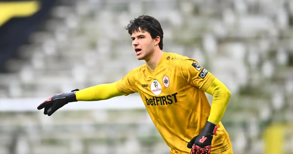 Manchester United bổ sung tiền vệ, hướng đến thủ môn Senne Lammens