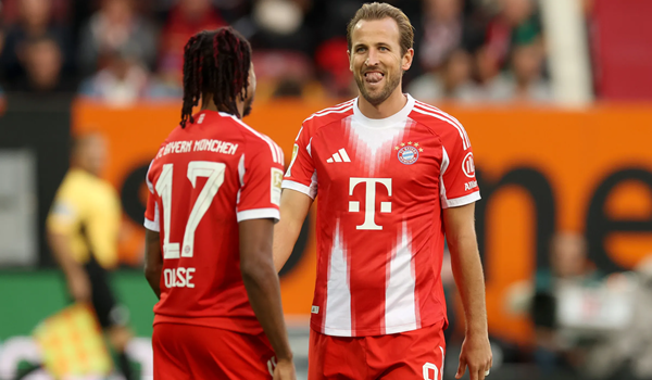 Harry Kane đá hậu vệ trái, HLV Augsburg nói gì?