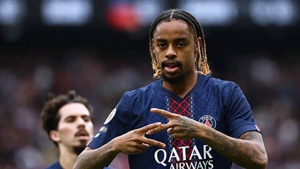 Barcola rực sáng, PSG hạ gục Lens và giữ mạch toàn thắng Ligue 1