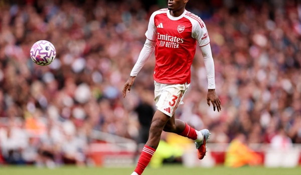 Mosquera – Người hùng thầm lặng giúp Arsenal quên Saliba