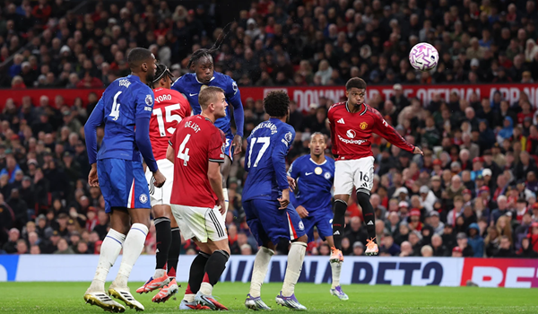 Chelsea bị Sky Sports chỉ trích: “Các hậu vệ cần học lại cách bật nhảy”