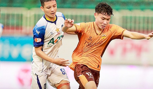 HAGL lỡ chiến thắng đầu tay vì Jairo sút hỏng phạt đền phút bù giờ