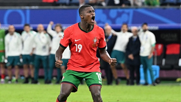 Bruno Fernandes đã đúng, Nuno Mendes là hậu vệ toàn diện hàng đầu thế giới