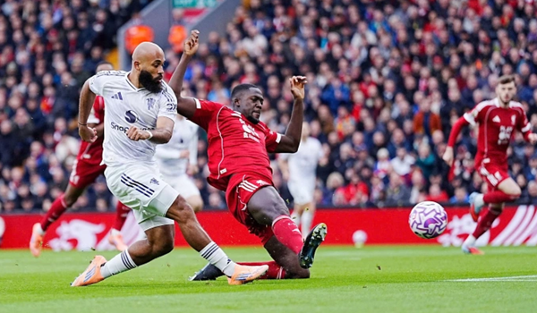 Liverpool khủng hoảng phòng ngự: Arne Slot phải làm gì để vá lỗ hổng tử thần?