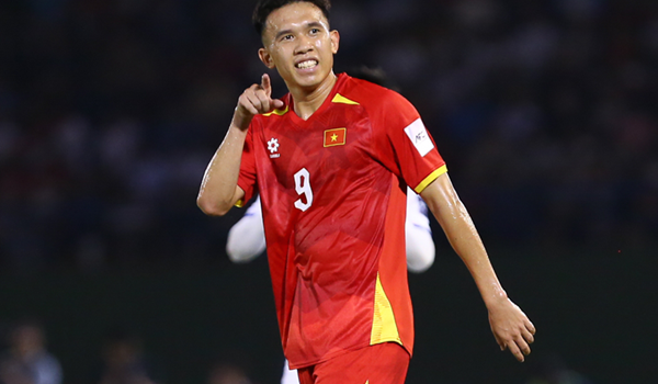 Thêm tổn thất cho HLV Kim Sang-sik: Minh Khoa chấn thương nghiêm trọng