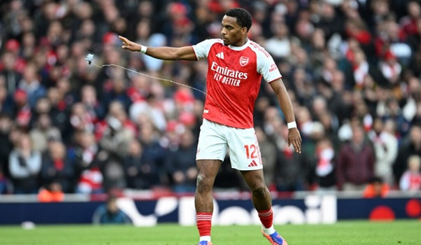 Arsenal thăng hoa nhờ Timber: Khi phòng ngự là nền móng của chiến thắng