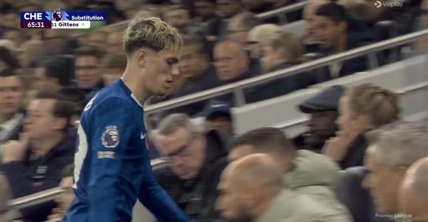 Thắng Tottenham, Chelsea vẫn “dậy sóng” vì phản ứng của Garnacho khi bị thay ra