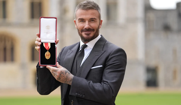 David Beckham tổ chức tiệc ấm cúng mừng tước Hiệp sĩ, Gary Neville góp mặt