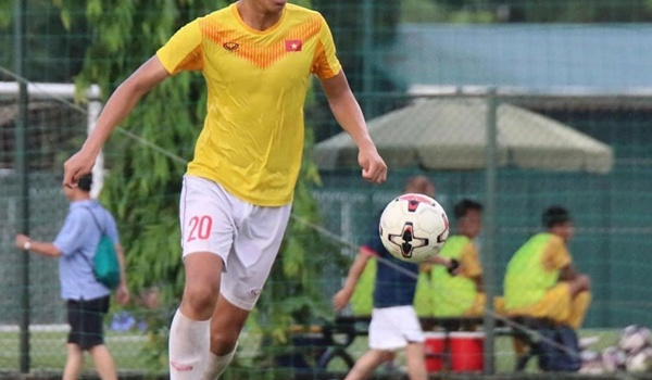 Báo Trung Quốc cảnh giác trước “ngọn tháp” 1m95 của U22 Việt Nam