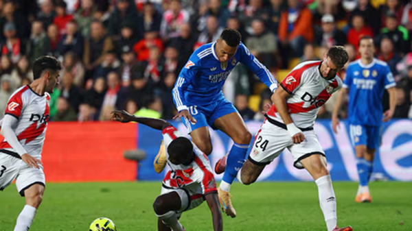 Rayo Vallecano hóa “thuốc thử” khó chịu, Real Madrid bất lực trong ngày Mbappe tịt ngòi