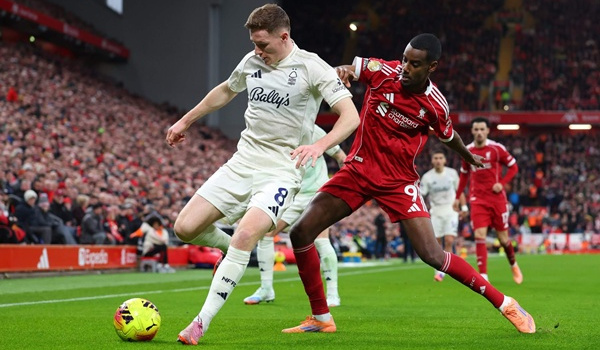 Hủy diệt Liverpool ngay tại Anfield, Elliot Anderson khiến Man Utd phải tăng tốc
