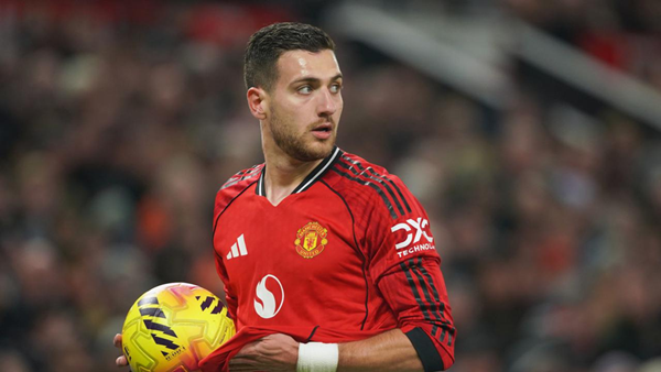 Old Trafford không còn an toàn: Dalot nói gì sau khi MU lại đánh rơi điểm số?