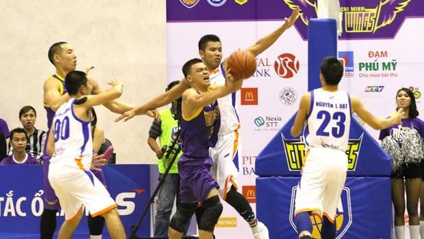 Có Triệu Hán Minh, HCMC Wings vẫn “gãy cánh” trước Hanoi Buffaloes