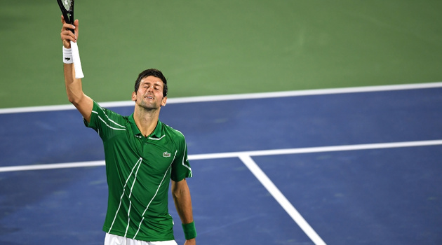 Novak Djokovic thẳng tiến vào tứ kết Dubai Championships