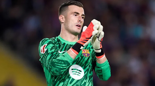 Inaki Pena có thể rời Barcelona khi Valencia và Celta Vigo quan tâm