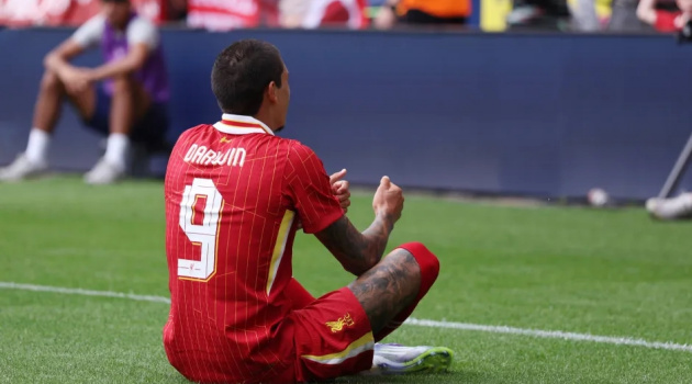 Darwin Nunez tri ân Diogo Jota bằng màn ăn mừng đầy cảm xúc