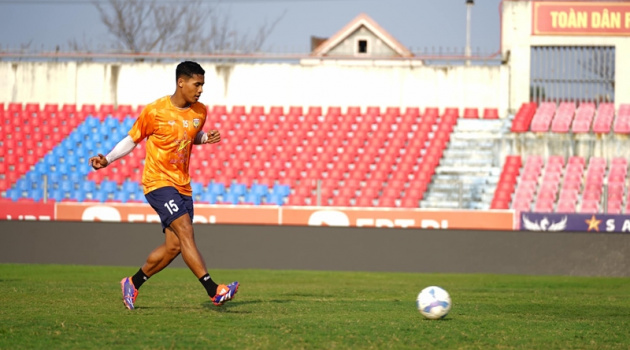 Adou Minh gây bất ngờ khi rời Hồng Lĩnh Hà Tĩnh gia nhập Công An Hà Nội