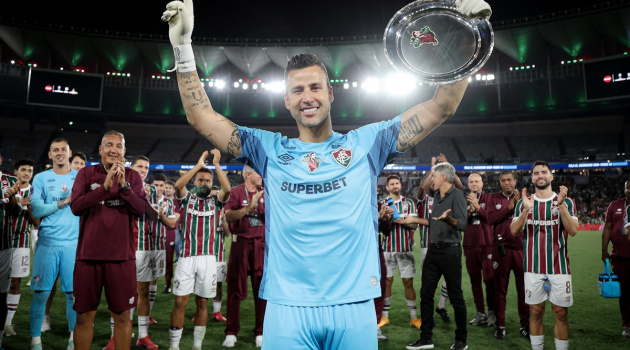 Fluminense vinh danh thủ môn Fabio: Cán cột mốc 1.391 trận, kỷ lục lịch sử bóng đá thế giới