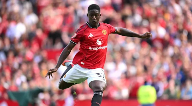 Danny Simpson đề xuất giải pháp cho mượn Kobbie Mainoo đổi lấy Carlos Baleba cho Manchester United