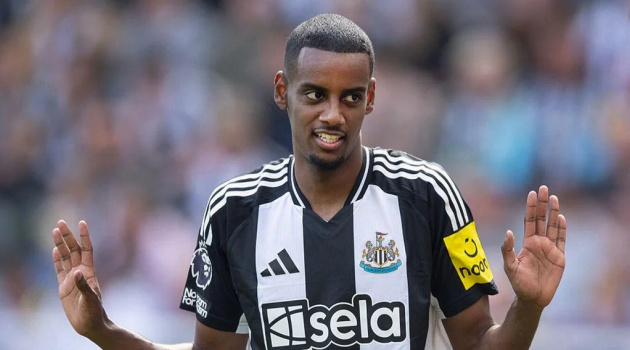 Hình ảnh Alexander Isak tới Liverpool kiểm tra y tế: Thương vụ kỷ lục 130 triệu bảng