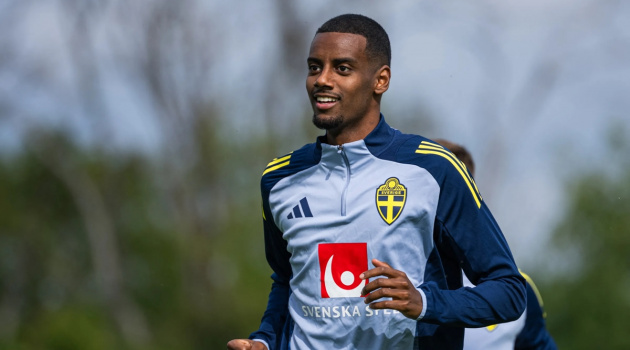 HLV tuyển Thụy Điển lý giải lý do loại tân binh Liverpool khỏi đội hình