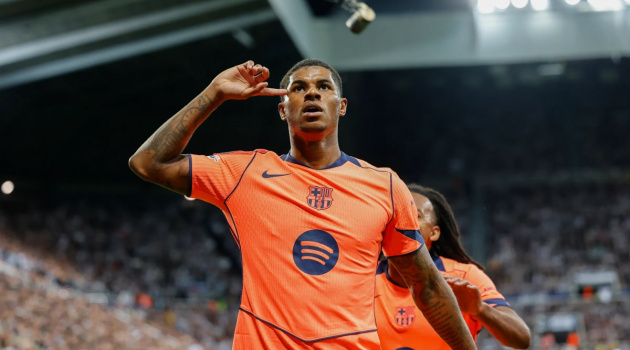 Marcus Rashford tỏa sáng tại Barcelona: Lineker ca ngợi, Scholes cảnh báo