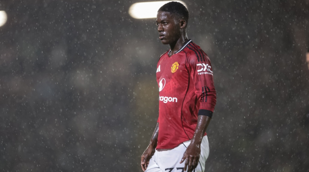 Kobbie Mainoo vẫn muốn mượn ra khỏi Manchester United tháng 1 để giữ suất dự World Cup