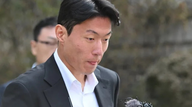 Hwang Ui-jo bị Liên đoàn bóng đá Hàn Quốc 'cấm cửa' sau án tù treo vì quay lén