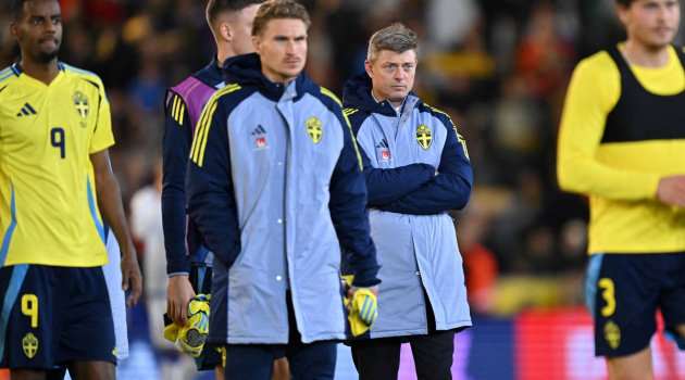 Thụy Điển: Tomasson bị sa thải, Isak - Gyokeres im tiếng đẩy tuyển quốc gia vào vực thẳm