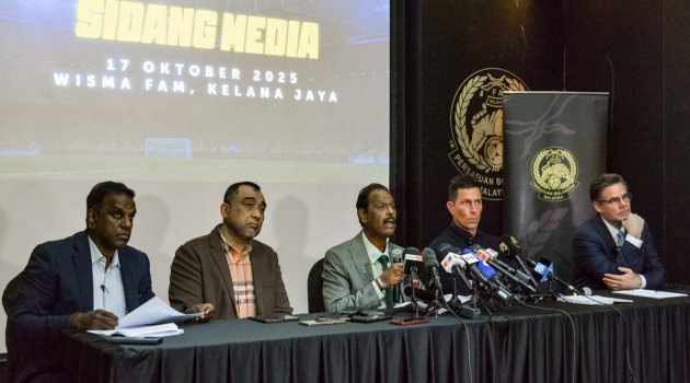 LĐBĐ Malaysia nhận cảnh báo sụp đổ sau bê bối nhập tịch